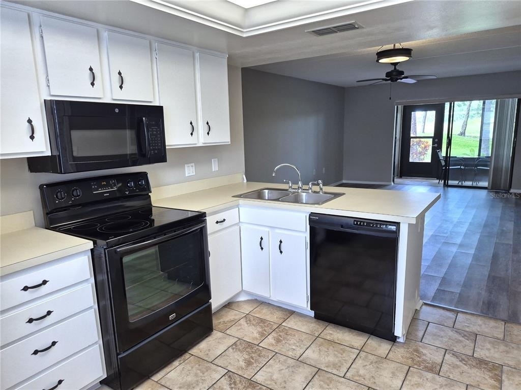 305 Meadow Lane - Photo 11