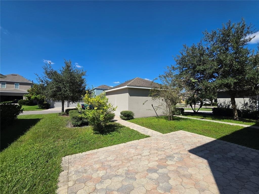 7920 Hampton Lake Drive - Photo 6