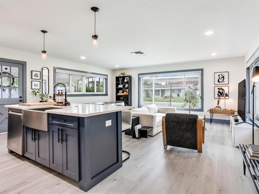 4609 W Hawthorne Road - Photo 4