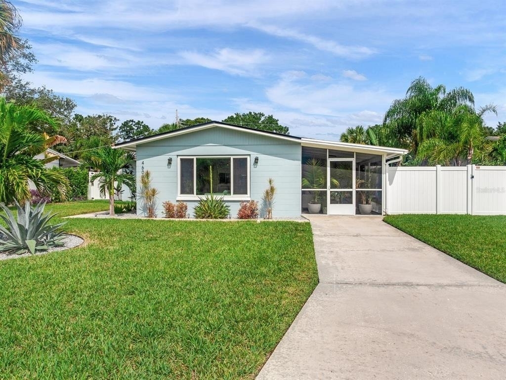 4609 W Hawthorne Road - Photo 1