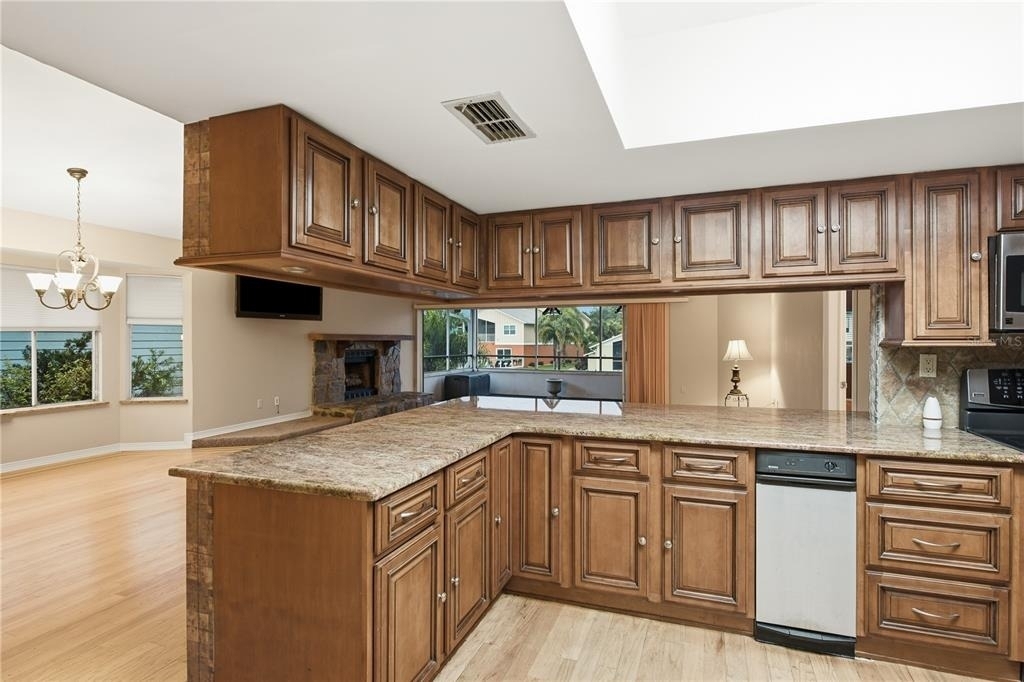 6225 Bayside Drive - Photo 16