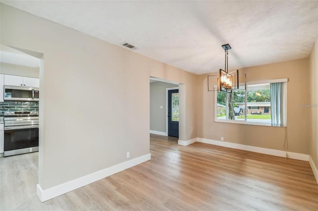 1717 W Eldred Drive - Photo 4