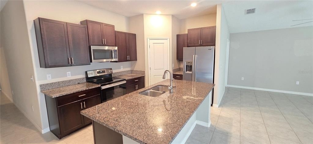16638 Delia Street - Photo 3