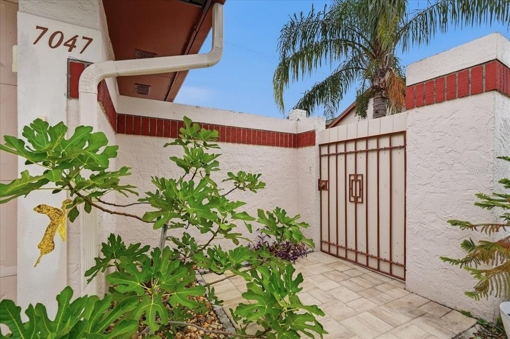 7047 Silvermill Drive - Photo 3