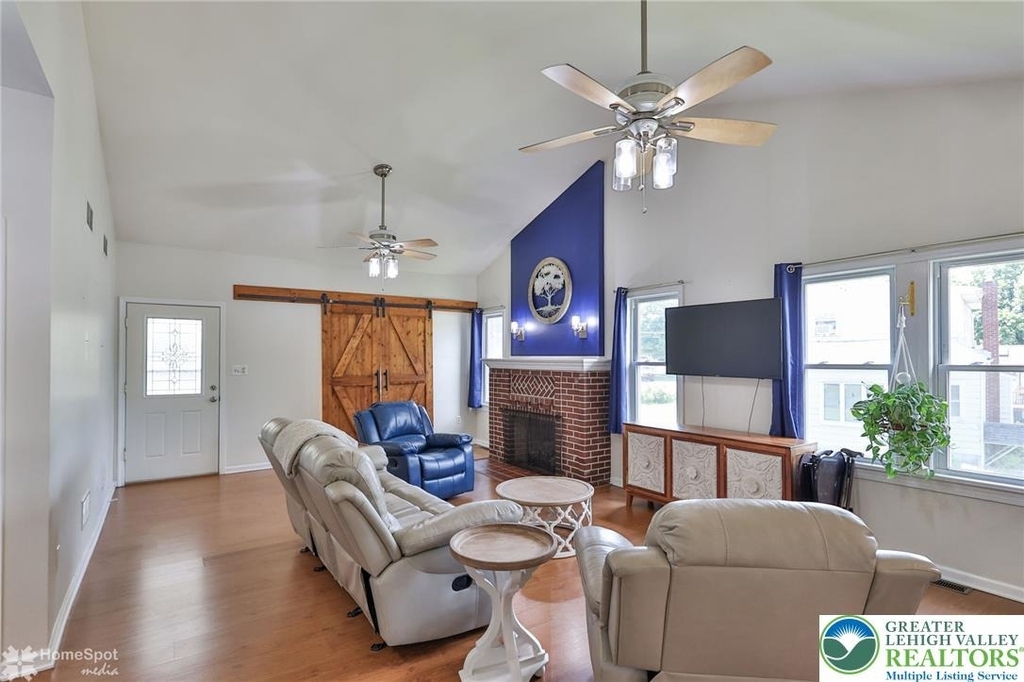 1635 E Emmaus Avenue - Photo 12