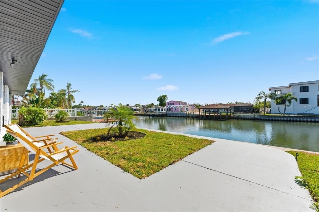 3917 E Eden Roc Circle - Photo 17