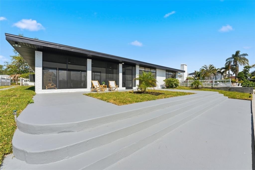 3917 E Eden Roc Circle - Photo 21
