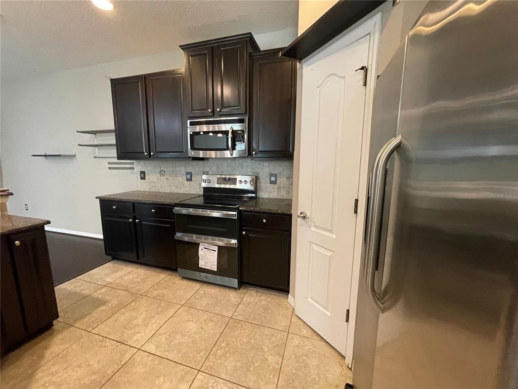 7001 Interbay Boulevard - Photo 8