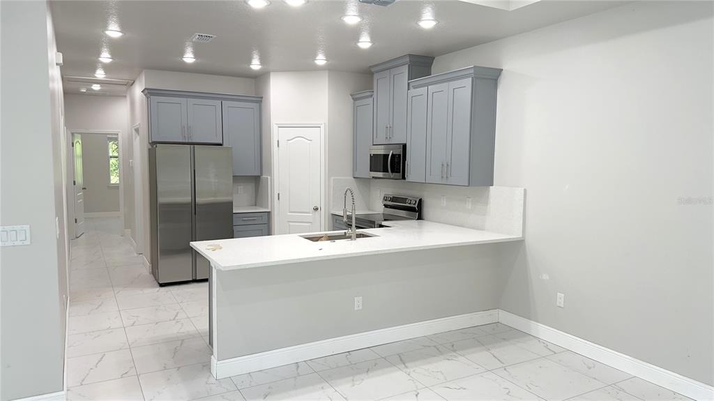 409 Beckley Street - Photo 8