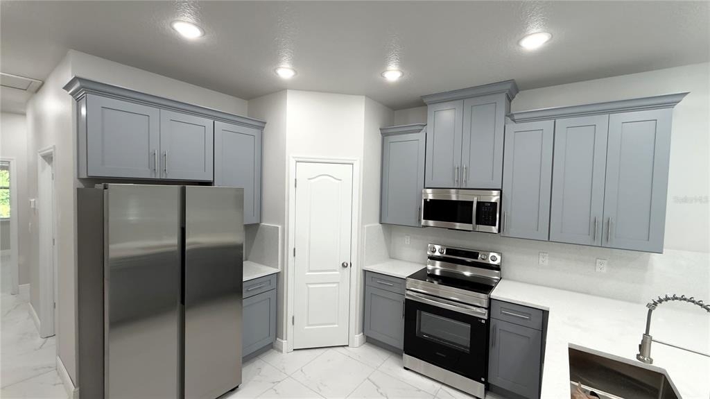 409 Beckley Street - Photo 7