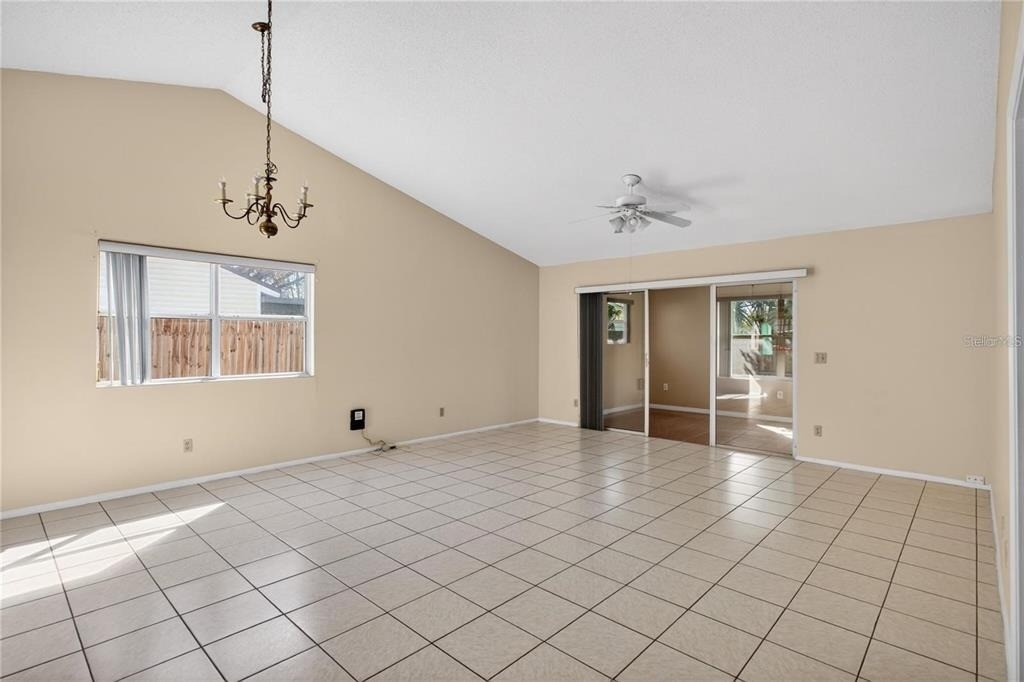 1049 Trowbridge Court - Photo 4