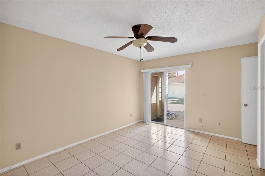1049 Trowbridge Court - Photo 16