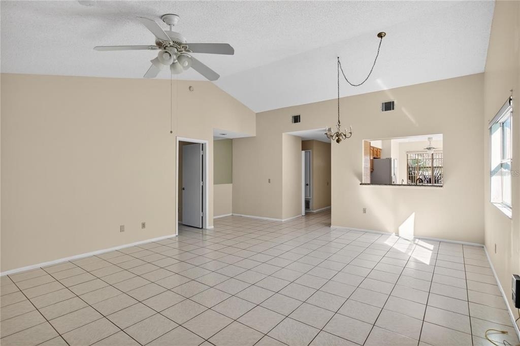 1049 Trowbridge Court - Photo 3