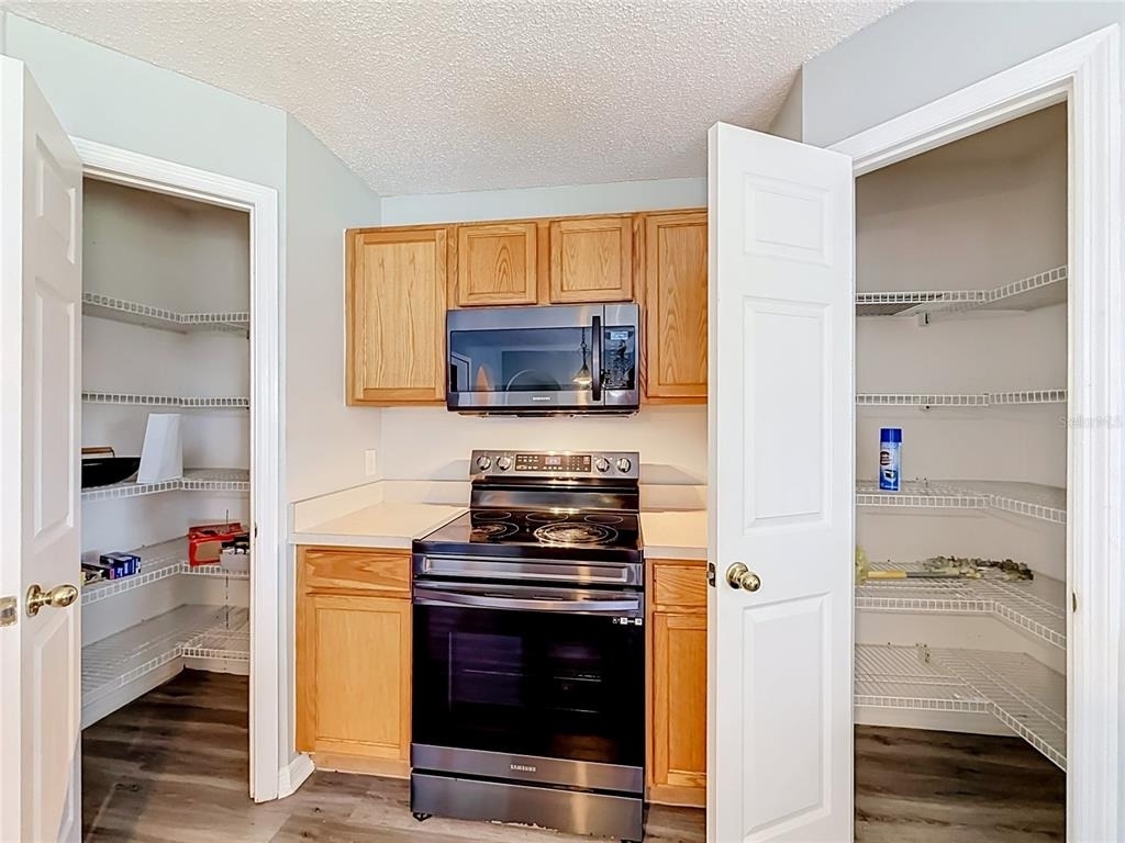 2032 Elmhurst Lane - Photo 18