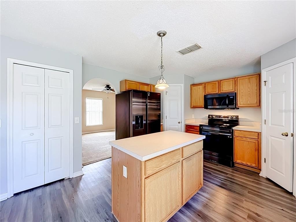 2032 Elmhurst Lane - Photo 15