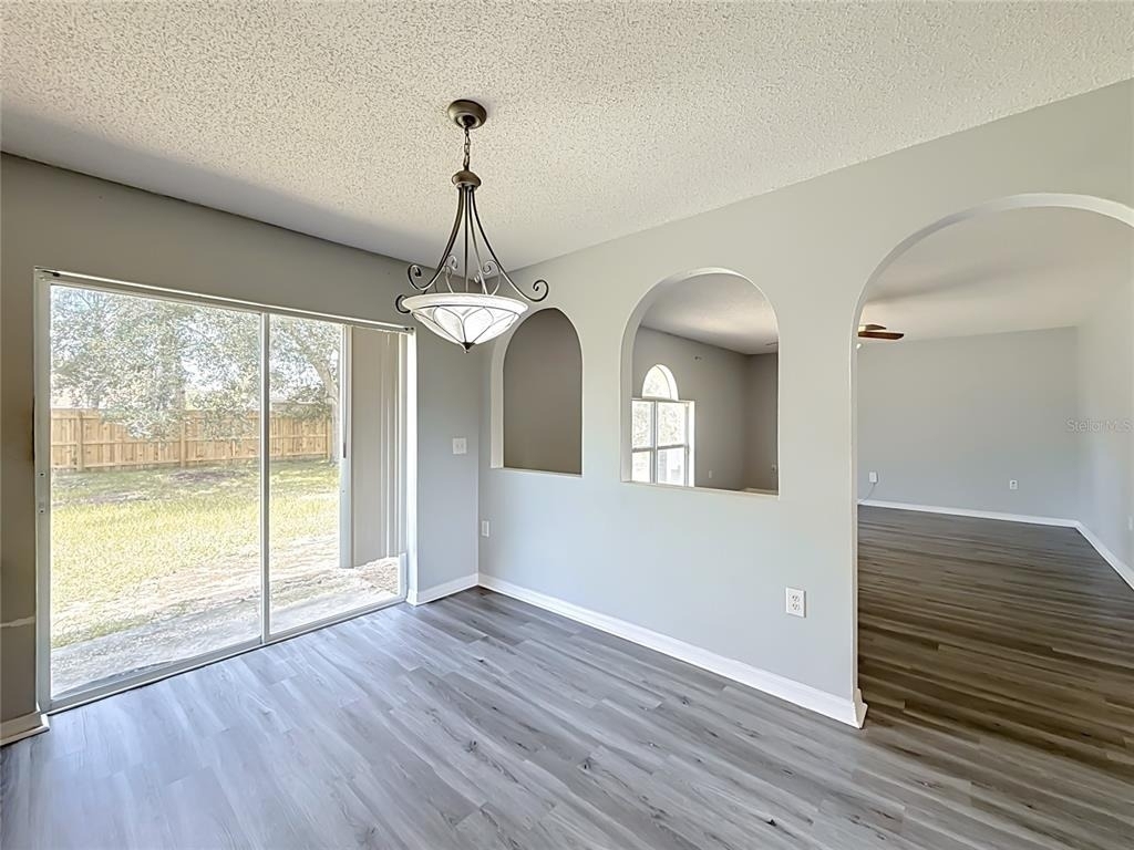 2032 Elmhurst Lane - Photo 12