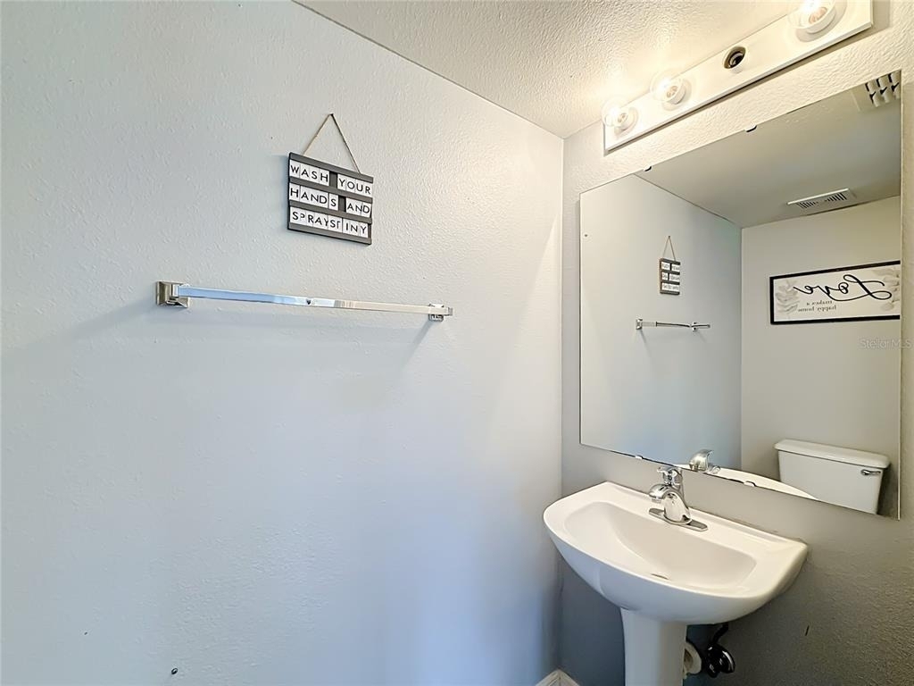 2032 Elmhurst Lane - Photo 31
