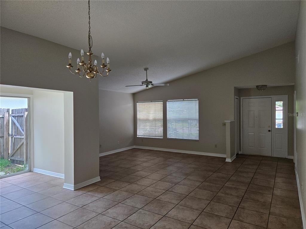 1666 Tremont Lane - Photo 2