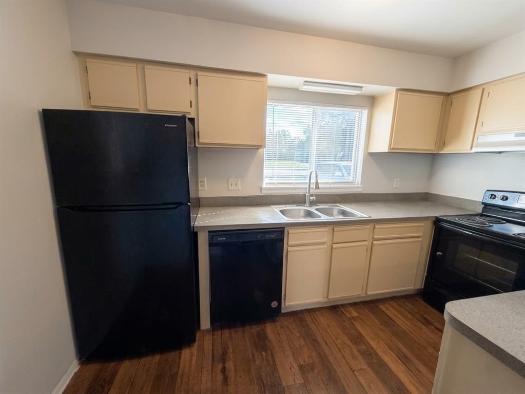 4419 S Semoran Boulevard - Photo 2