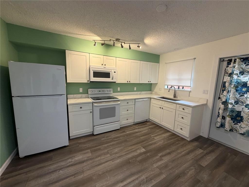 2006 7th Avenue W - Photo 2