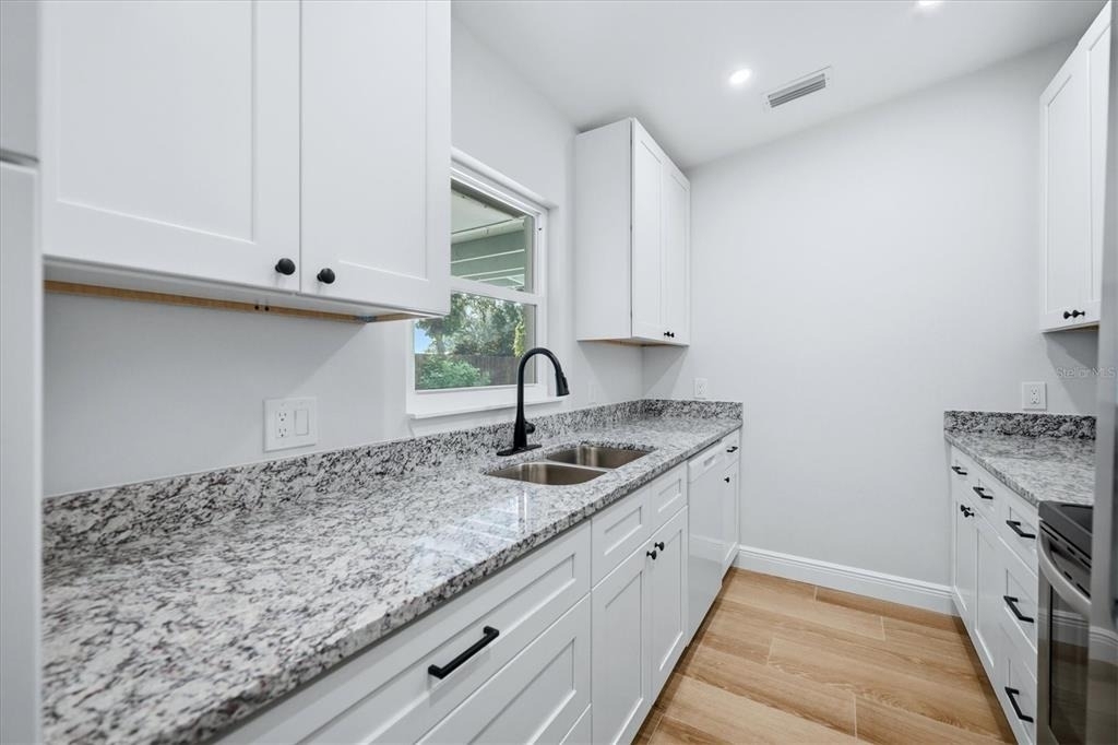 2320 Colgate Avenue - Photo 9