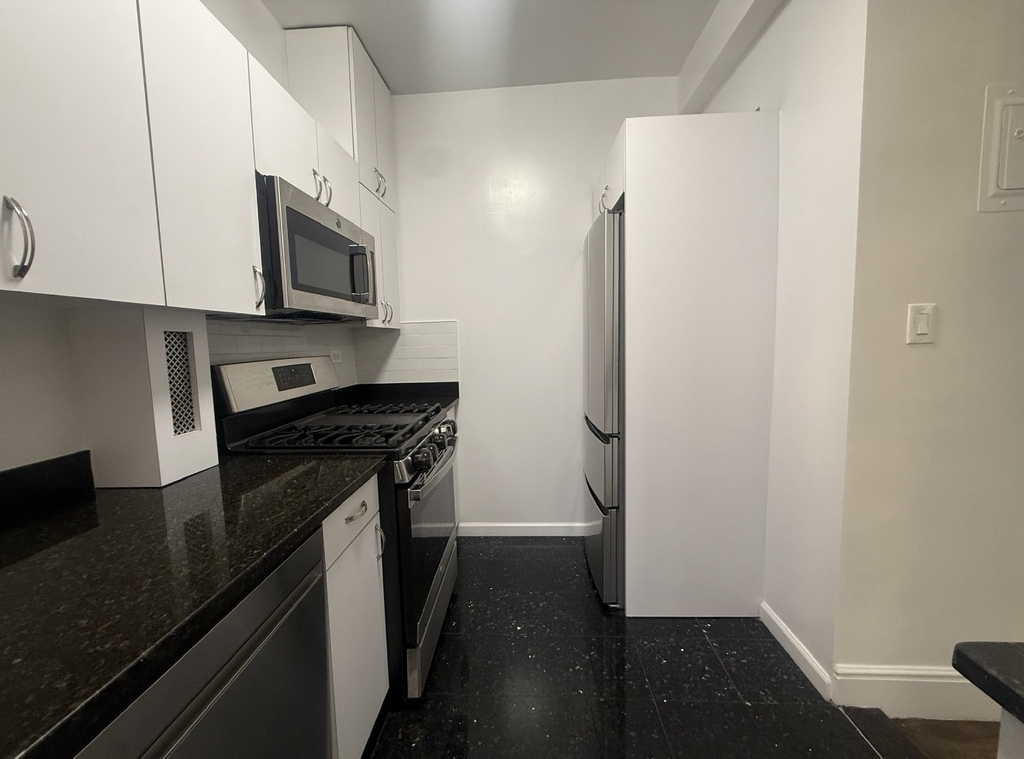71WEST 12TH STREET#1G - Photo 3