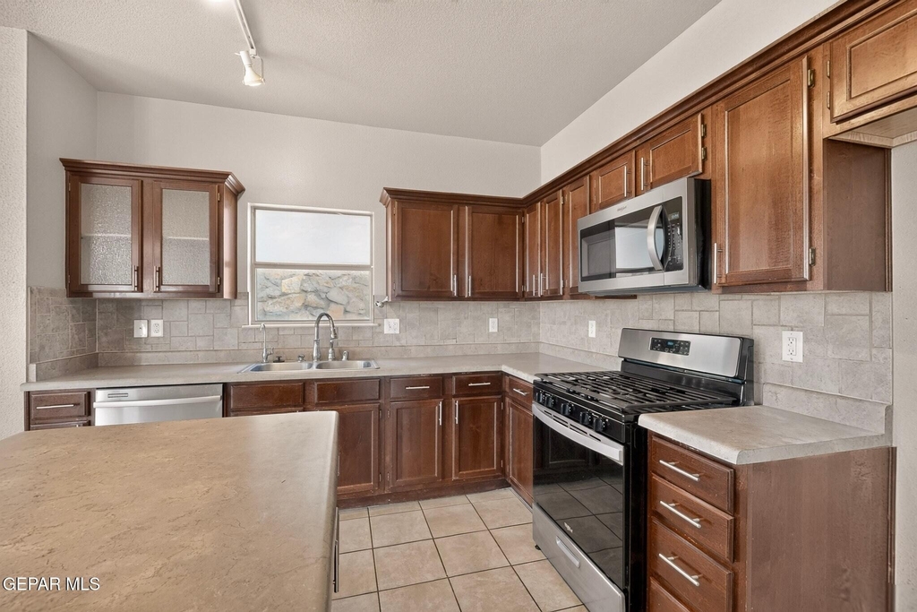 6633 Cabana Del Sol Drive - Photo 21