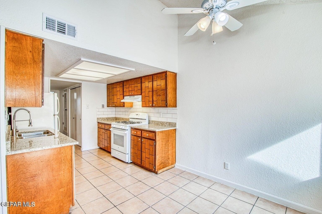 2012 Amy Sue Drive - Photo 13
