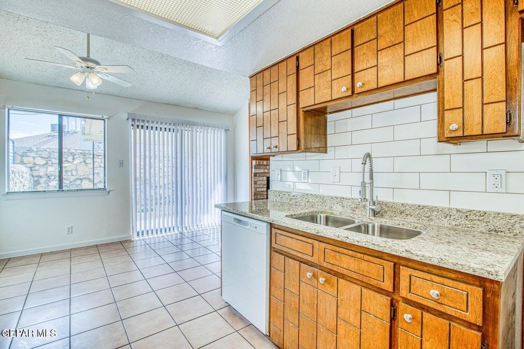 2012 Amy Sue Drive - Photo 19