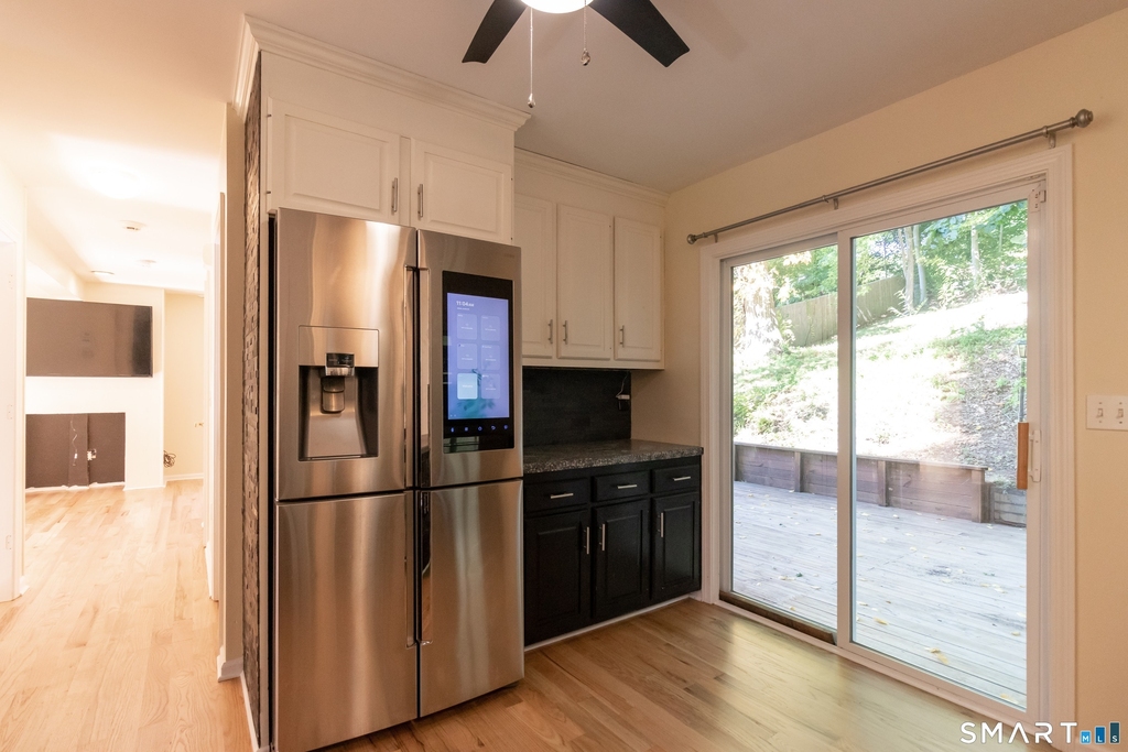 325 Farmington Avenue - Photo 3