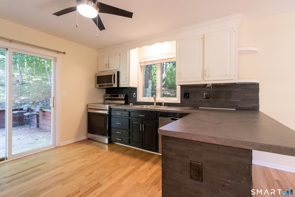 325 Farmington Avenue - Photo 5