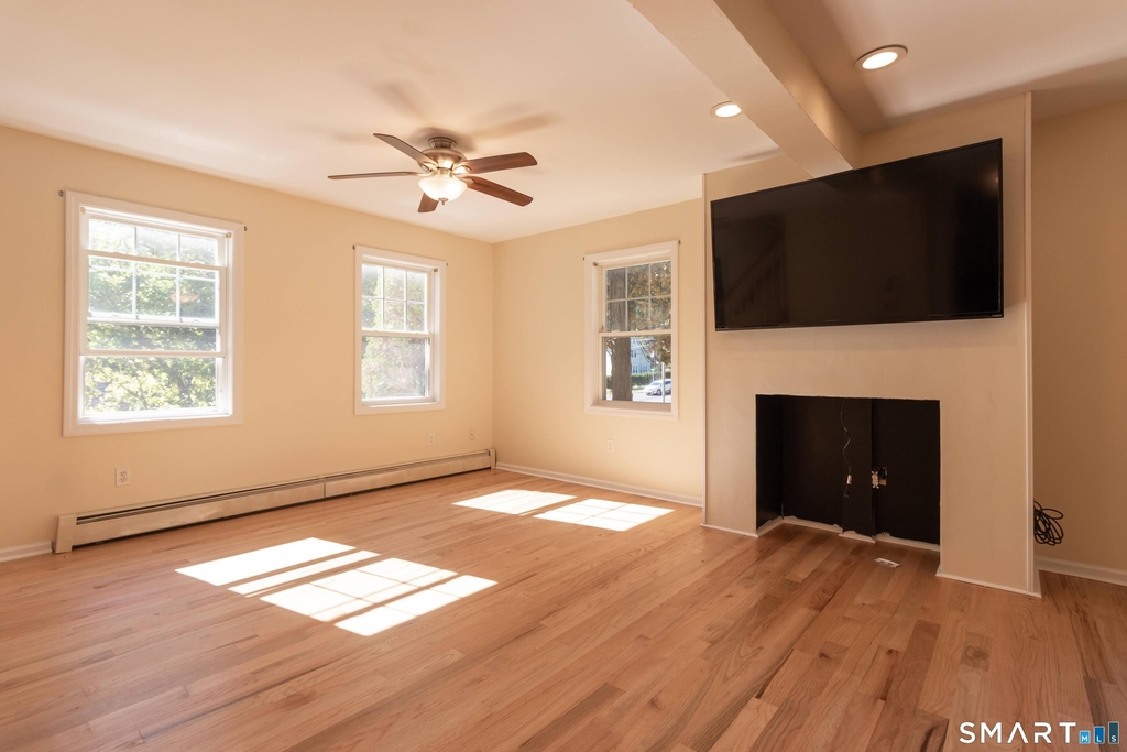 325 Farmington Avenue - Photo 7