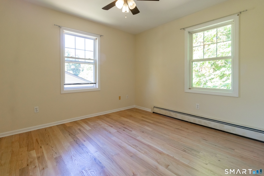 325 Farmington Avenue - Photo 17