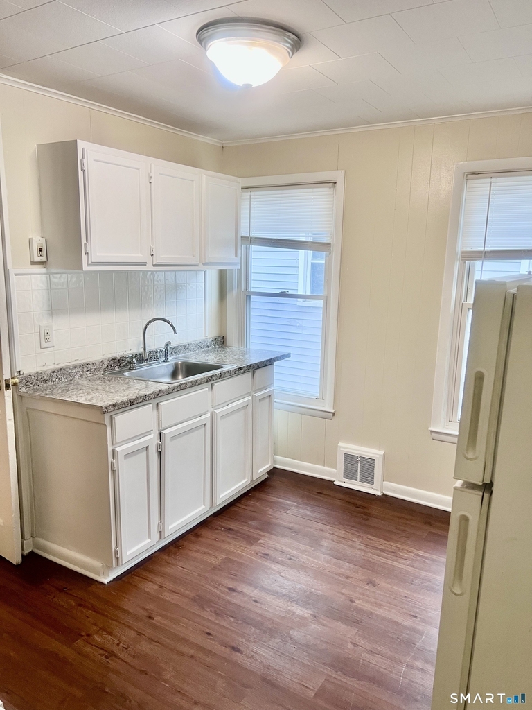 282 Front Avenue - Photo 0