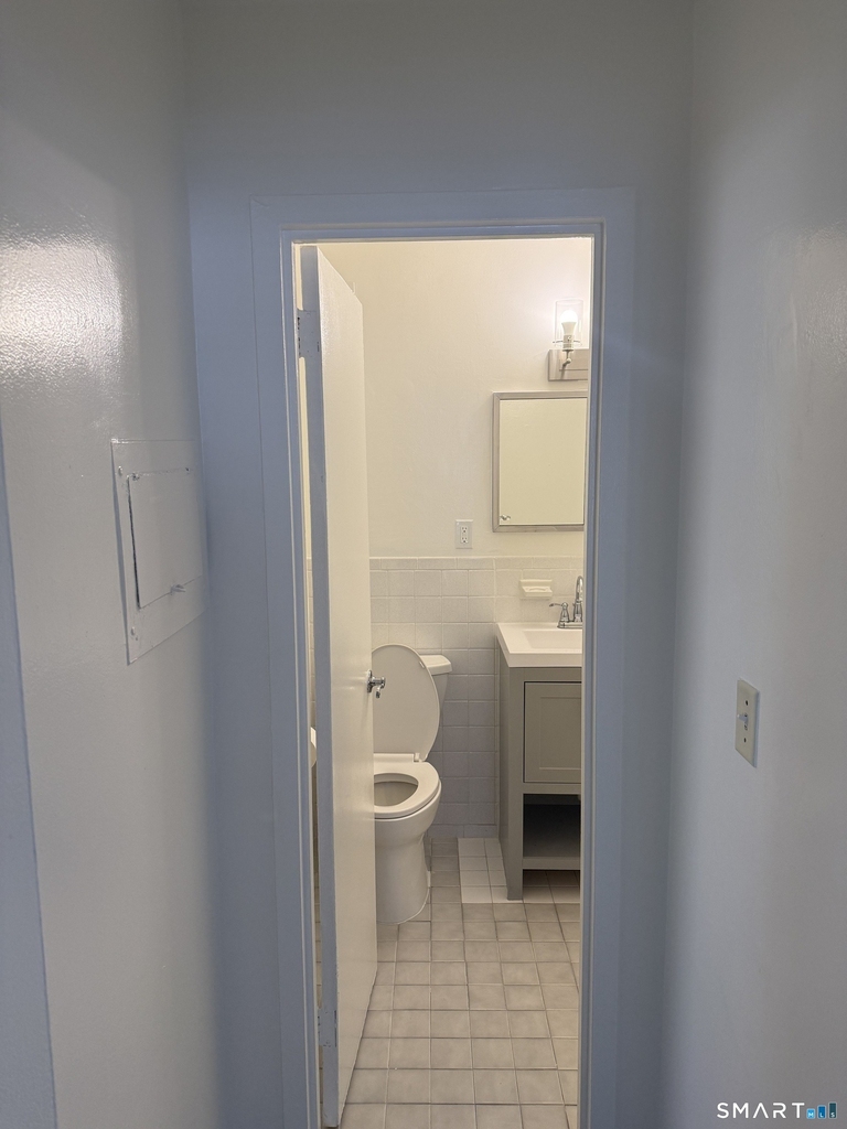 140 Grove Street - Photo 4