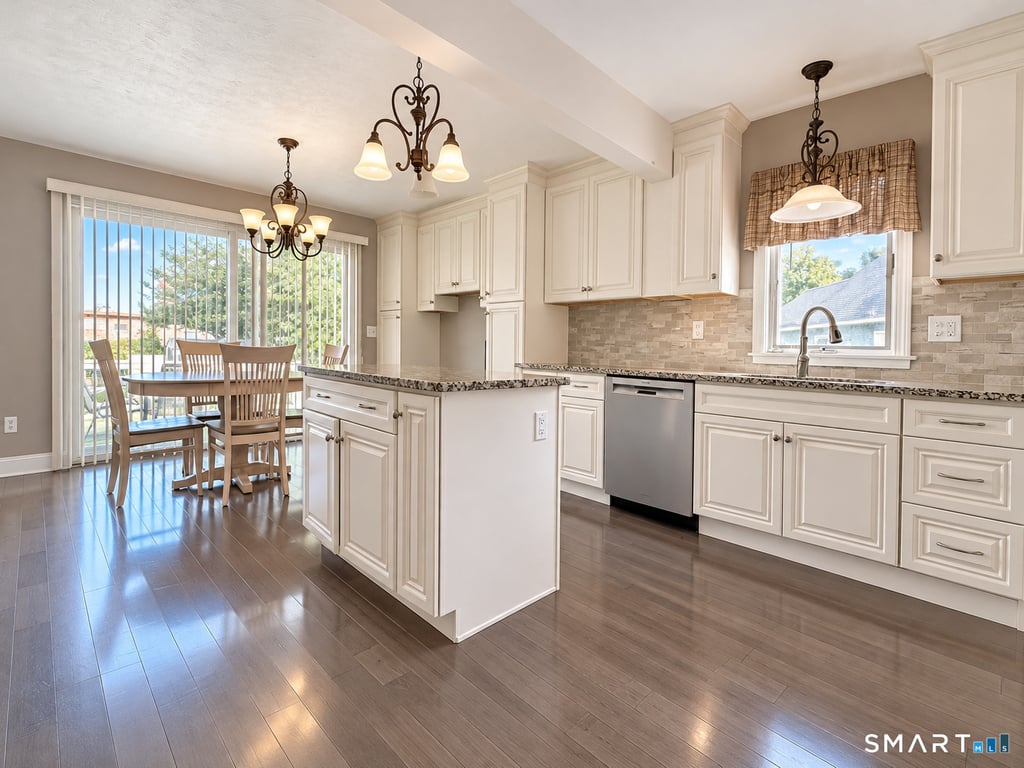 91 Bertrose Avenue - Photo 4