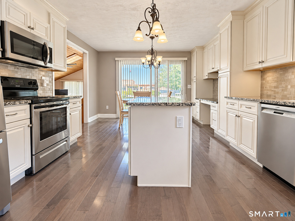91 Bertrose Avenue - Photo 6