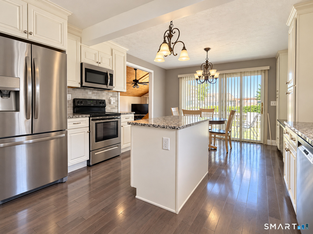 91 Bertrose Avenue - Photo 3