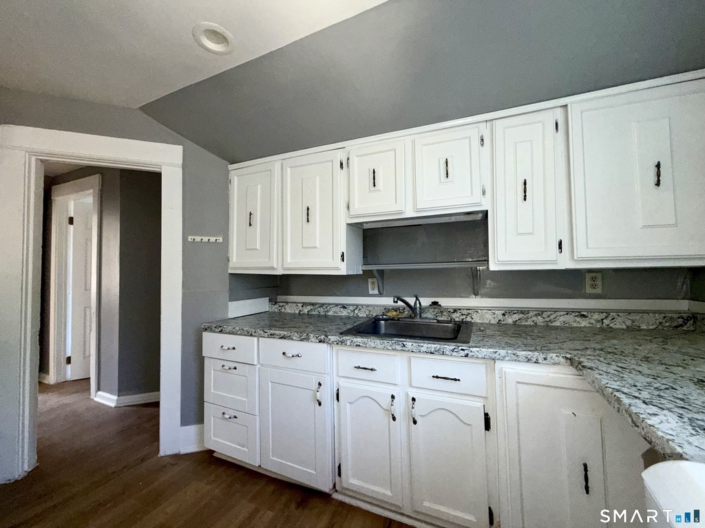 3 Hill Street - Photo 2