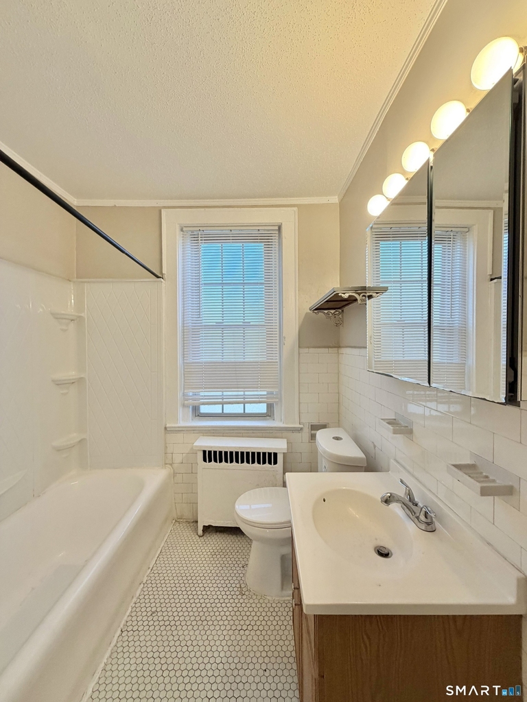 825 Elm Street - Photo 3