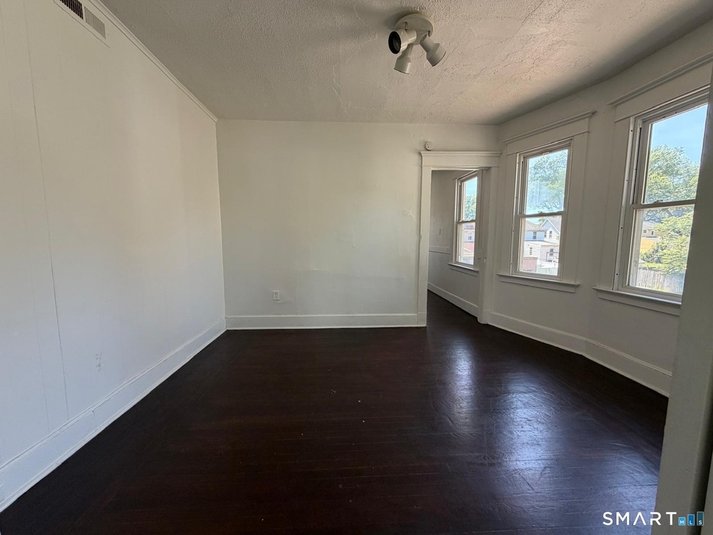 35 Irvington Street - Photo 4