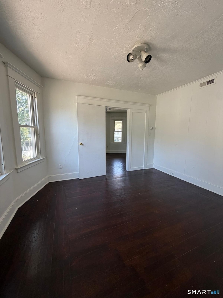 35 Irvington Street - Photo 2