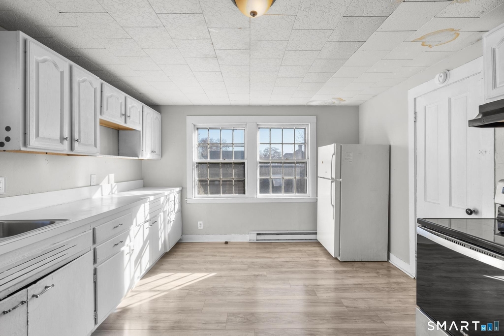 79 Maple Street - Photo 1