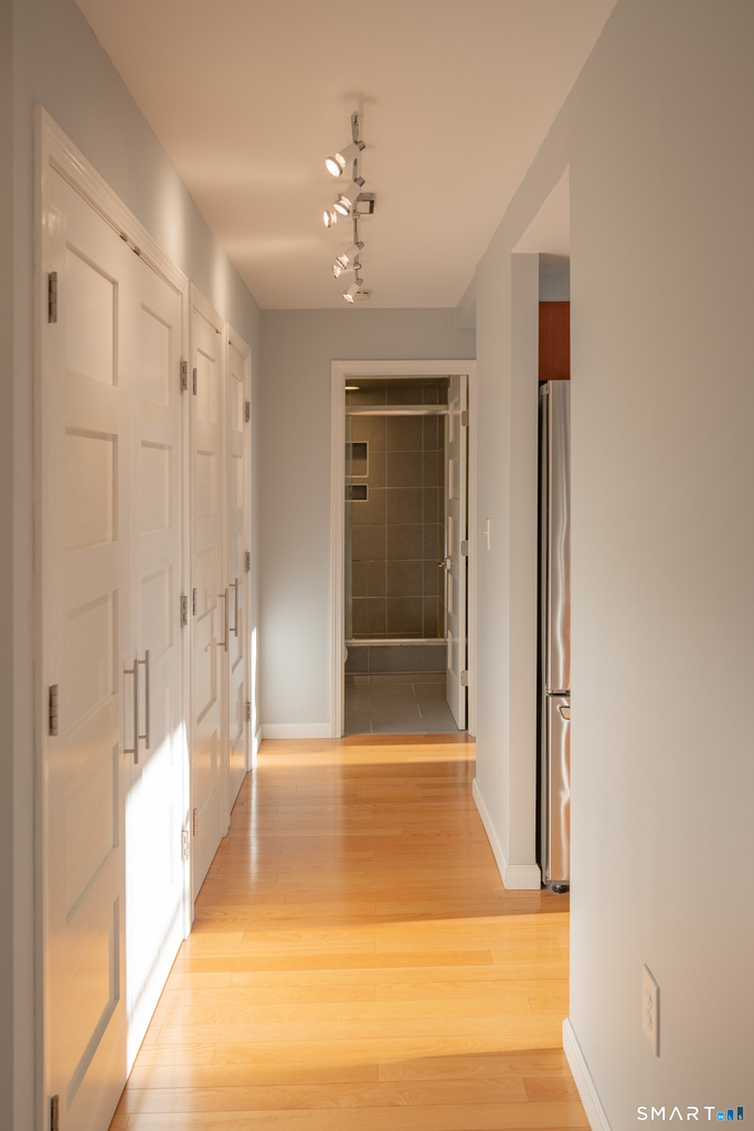 893 Farmington Avenue - Photo 4