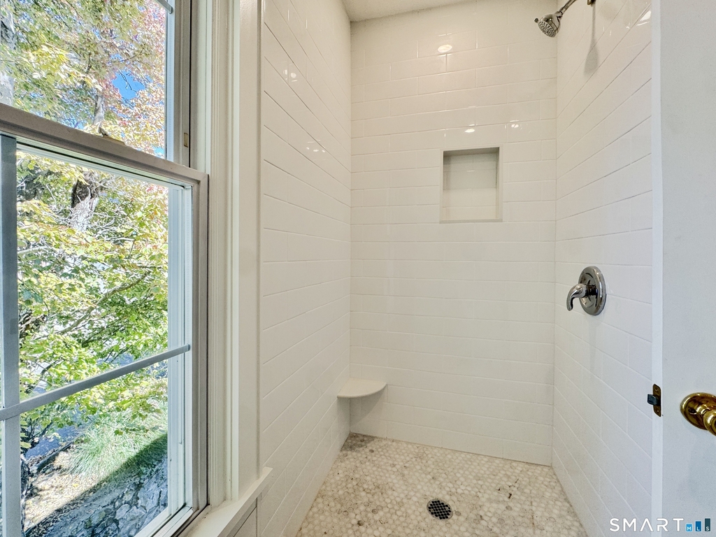 44 Highview Avenue - Photo 6