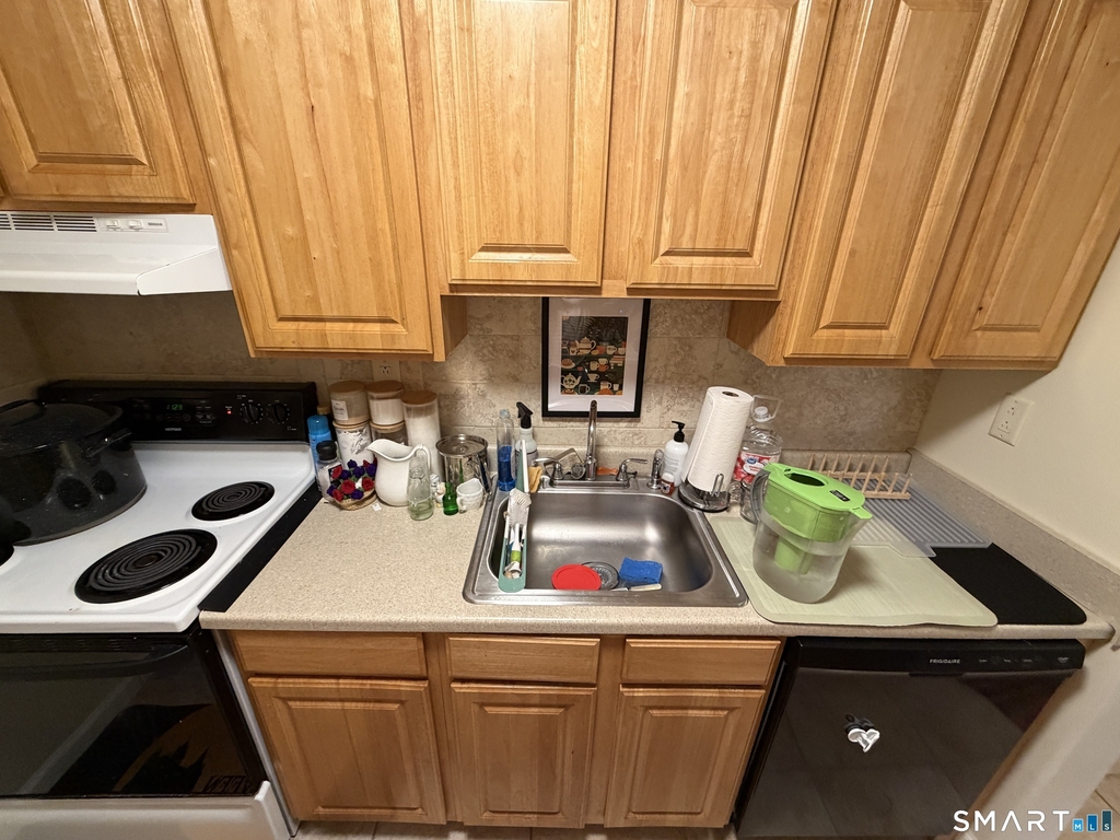 63 Glade Street - Photo 13
