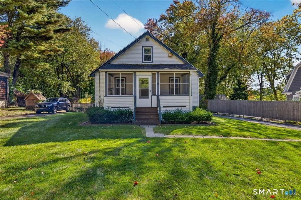 240 Derby Avenue - Photo 0