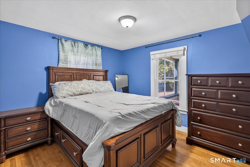 240 Derby Avenue - Photo 10