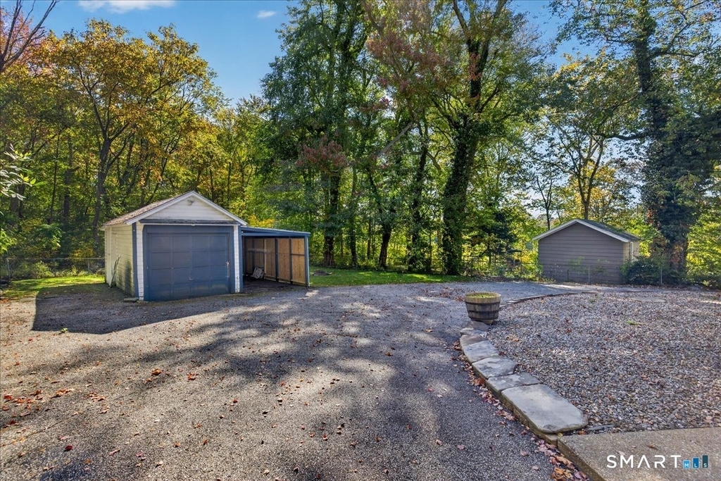 240 Derby Avenue - Photo 36