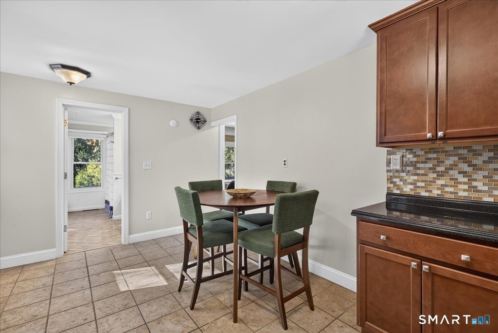 240 Derby Avenue - Photo 20